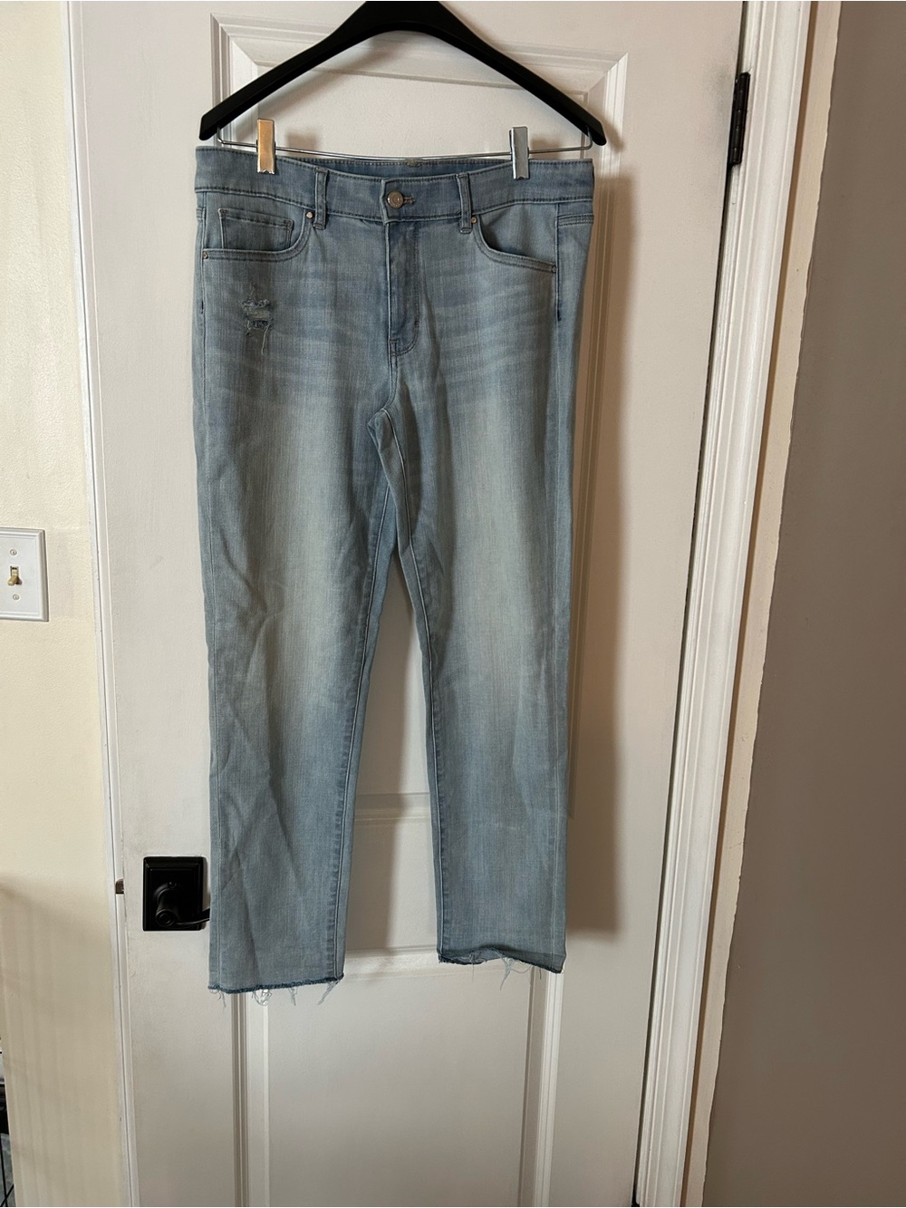 White House Black Market Light Wash Blue Straight-Leg Jeans